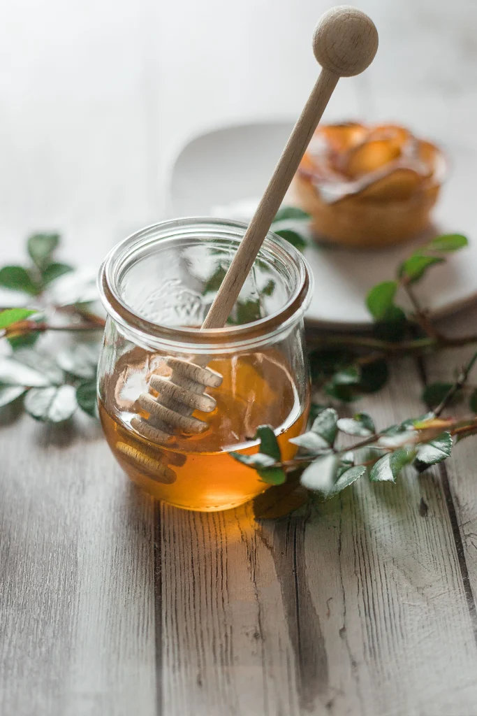 A small bowl with manuka honey placing for test
